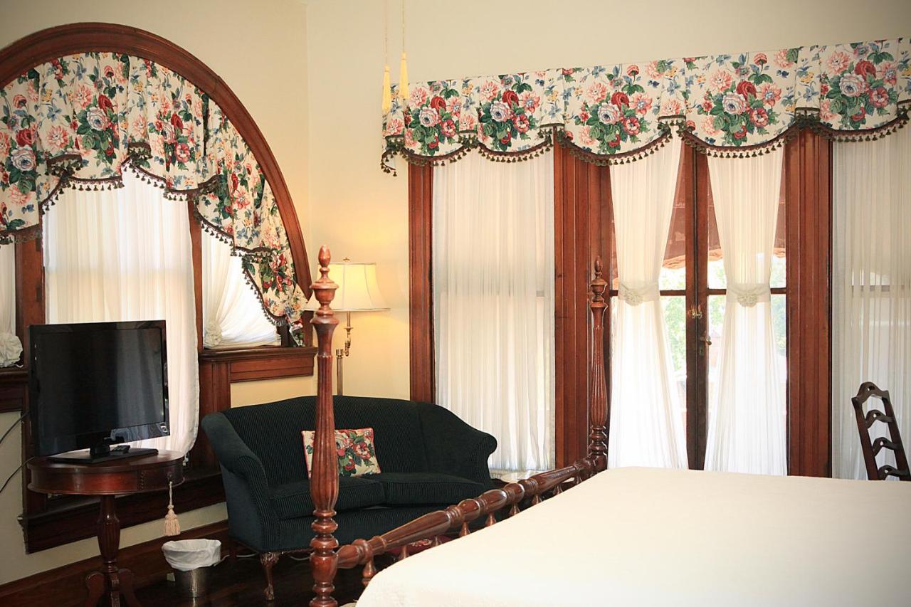 Louisville Bourbon Inn Dış mekan fotoğraf