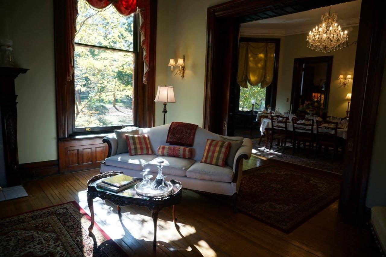 Louisville Bourbon Inn Dış mekan fotoğraf