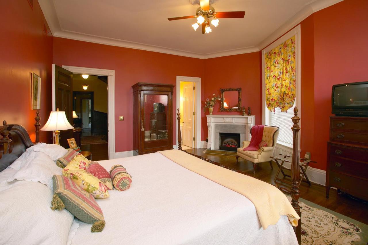 Louisville Bourbon Inn Dış mekan fotoğraf