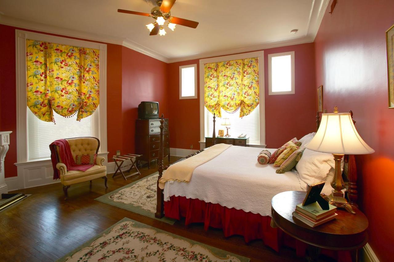 Louisville Bourbon Inn Dış mekan fotoğraf